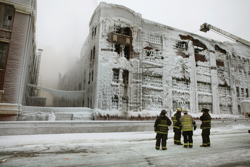 Illustration for article titled Incendio de hielo, o qué ocurre cuando apagas un fuego a temperaturas bajo cero